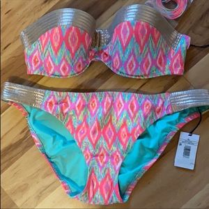 Shade and Shore Bikini. 34c. Large.